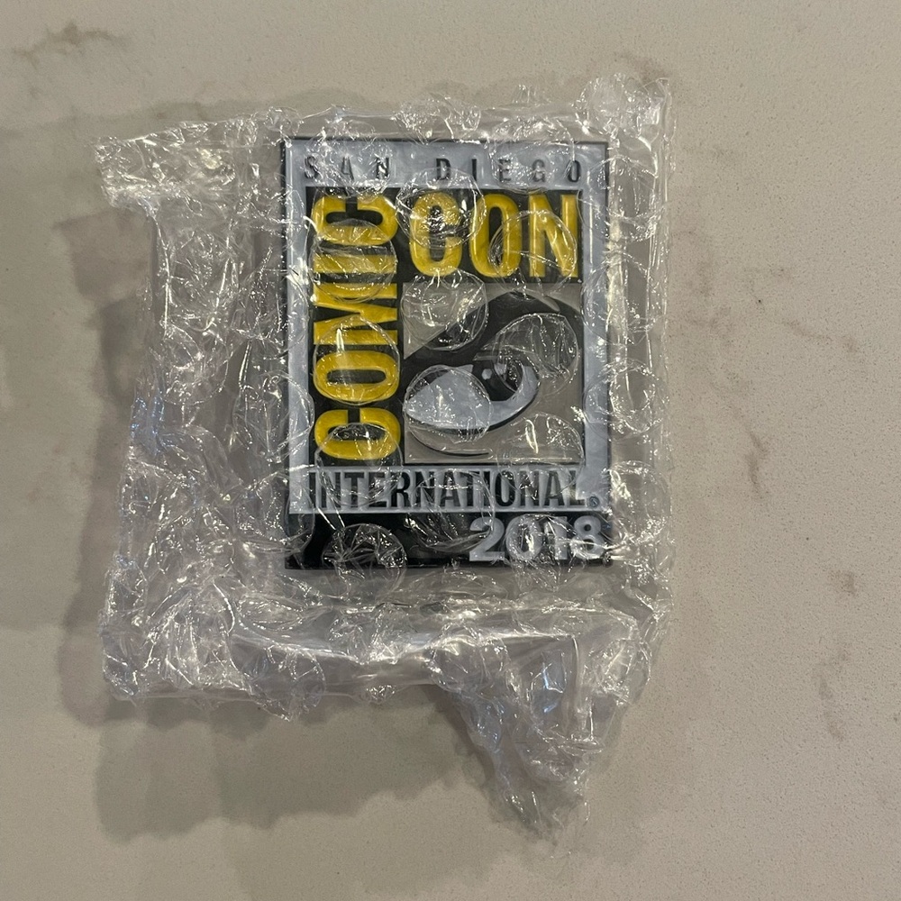 SDCC 2018 San Diego Comic Con enamel pin official attendee merch NEW